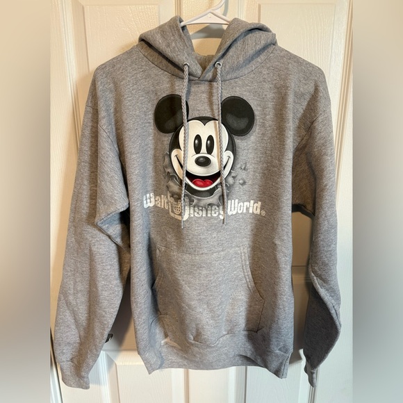 Disney Tops - Disney sweatshirt